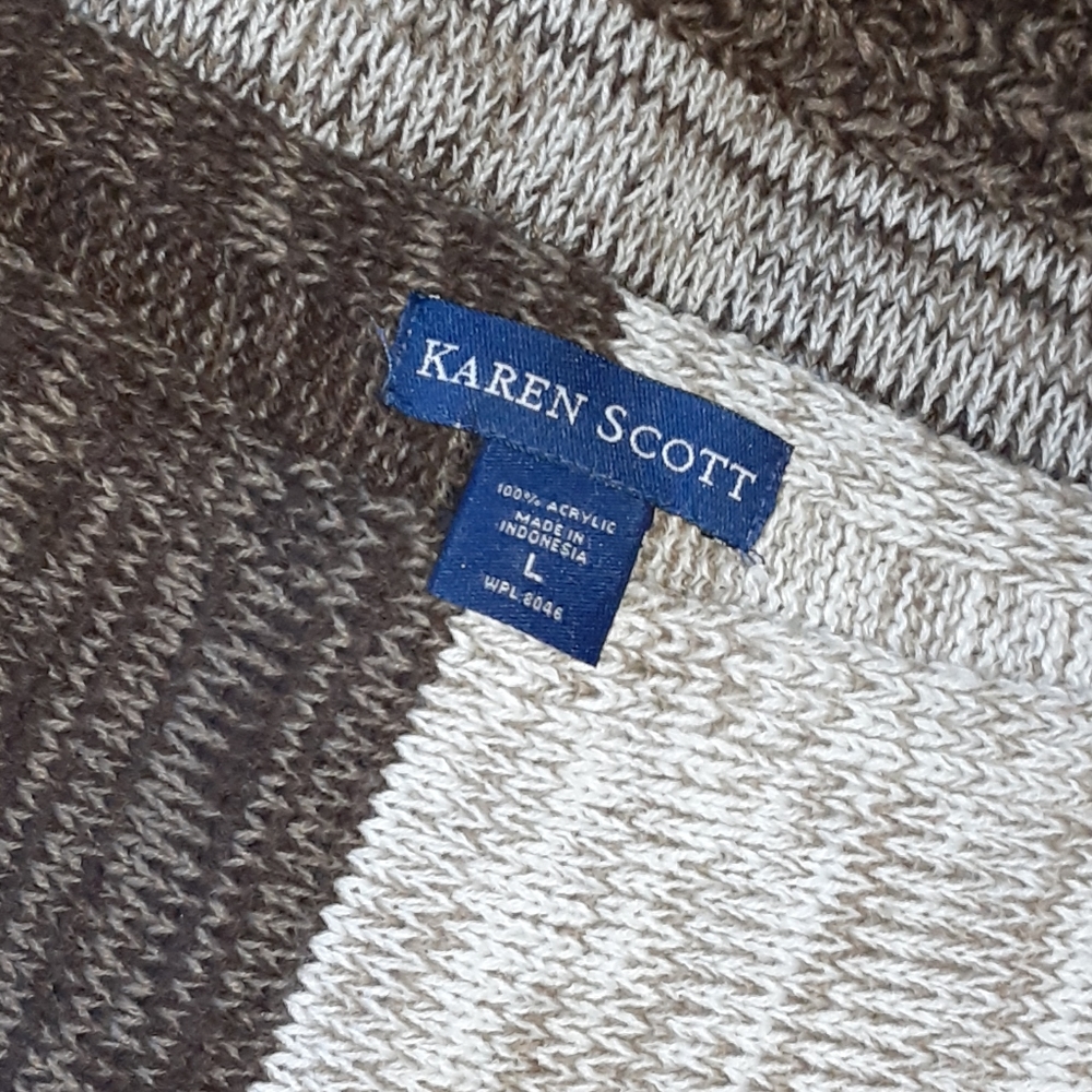 Sweater - Picture 7 of 7